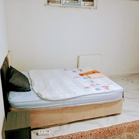 Ahmet Teacher Hotel, 5 Minutes From The Airport Arnavutkoy Kültér fotó