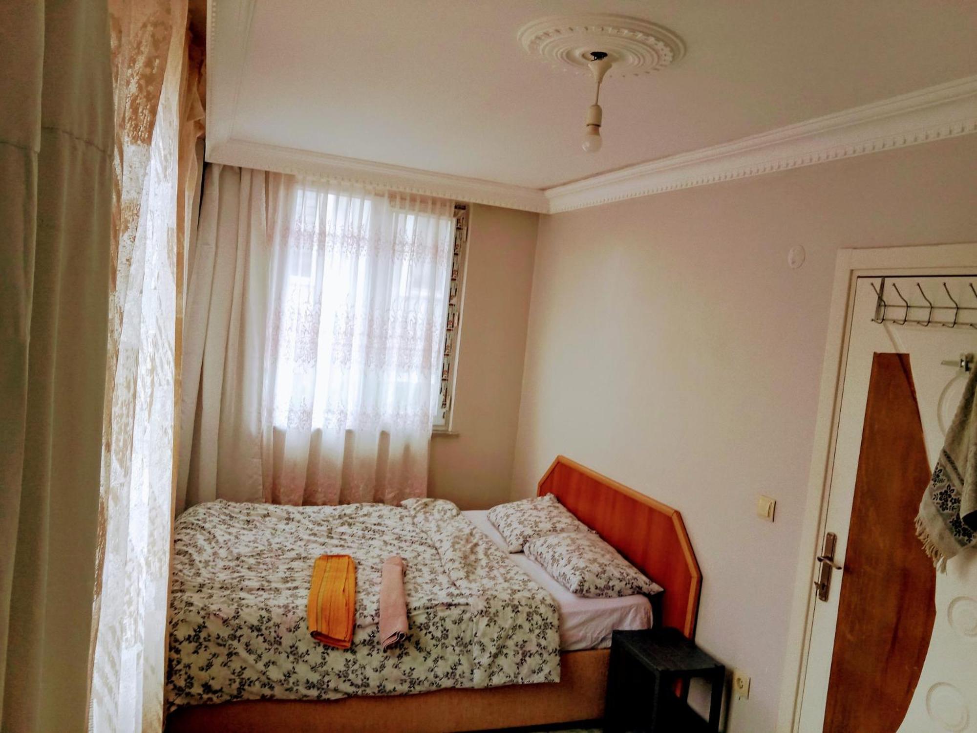 Ahmet Teacher Hotel, 5 Minutes From The Airport Arnavutkoy Kültér fotó