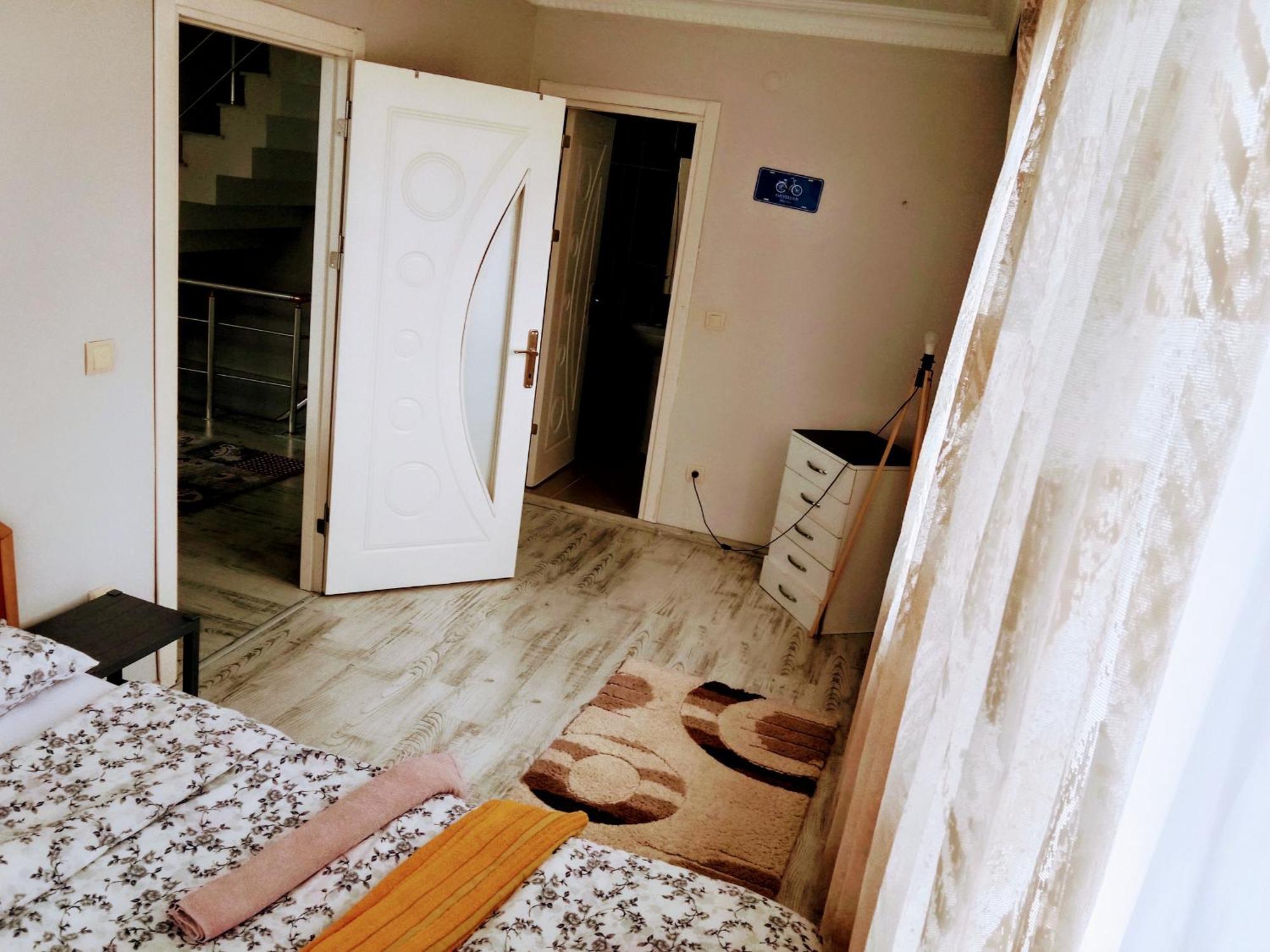 Ahmet Teacher Hotel, 5 Minutes From The Airport Arnavutkoy Kültér fotó