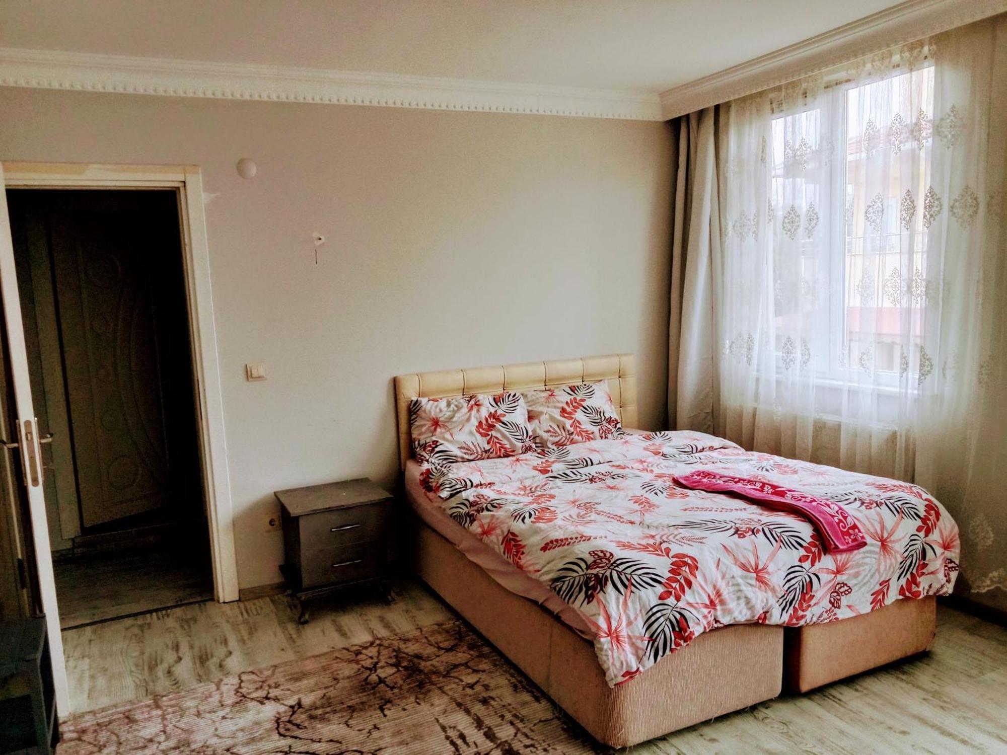 Ahmet Teacher Hotel, 5 Minutes From The Airport Arnavutkoy Kültér fotó