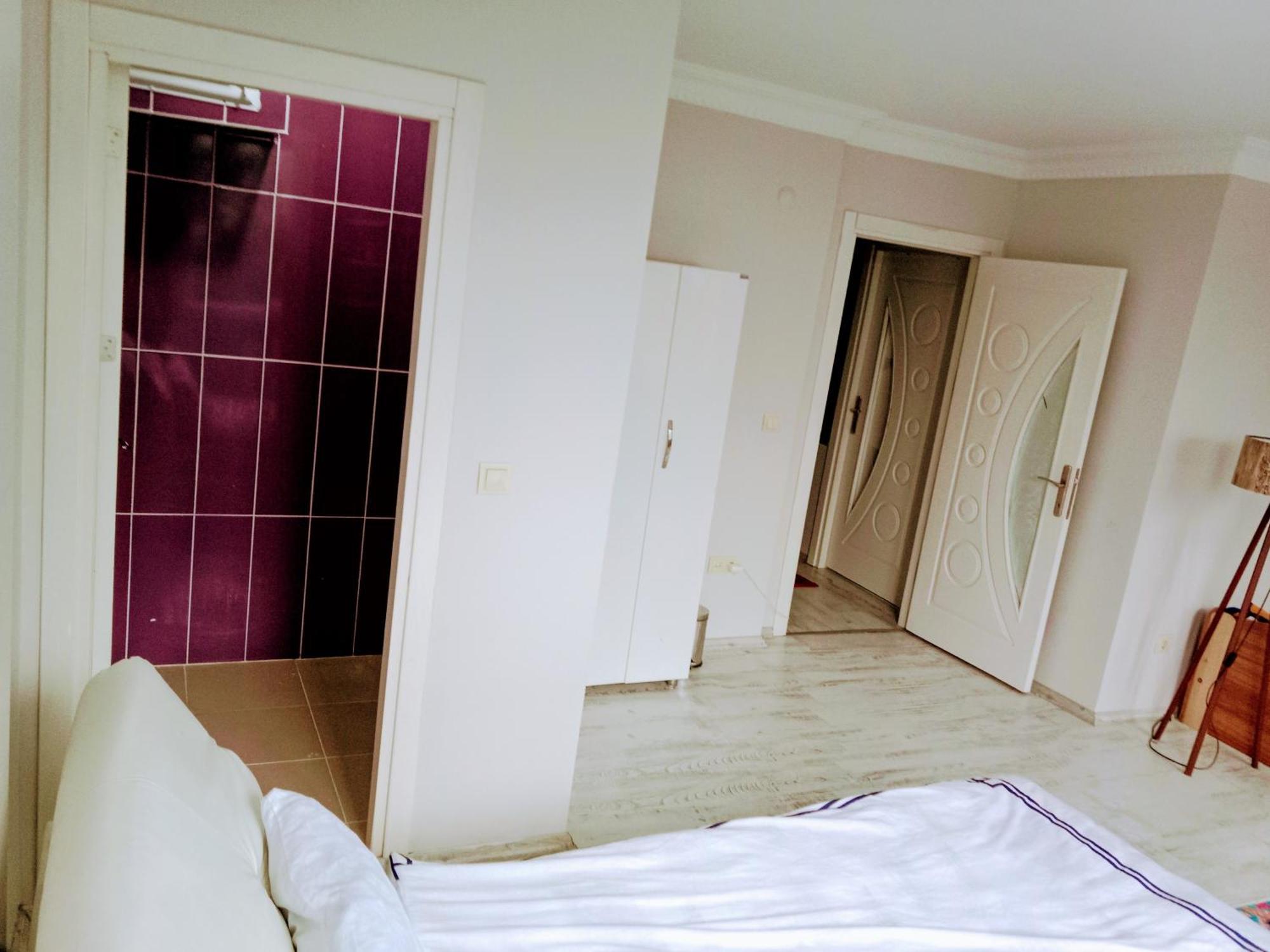 Ahmet Teacher Hotel, 5 Minutes From The Airport Arnavutkoy Kültér fotó