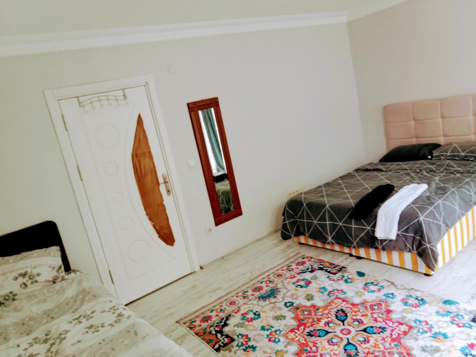 Ahmet Teacher Hotel, 5 Minutes From The Airport Arnavutkoy Kültér fotó