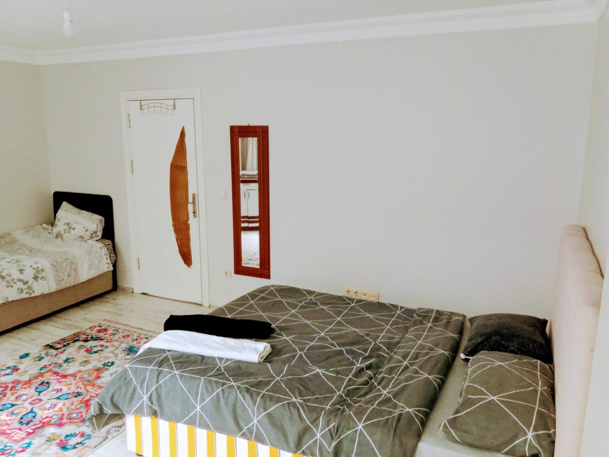 Ahmet Teacher Hotel, 5 Minutes From The Airport Arnavutkoy Kültér fotó